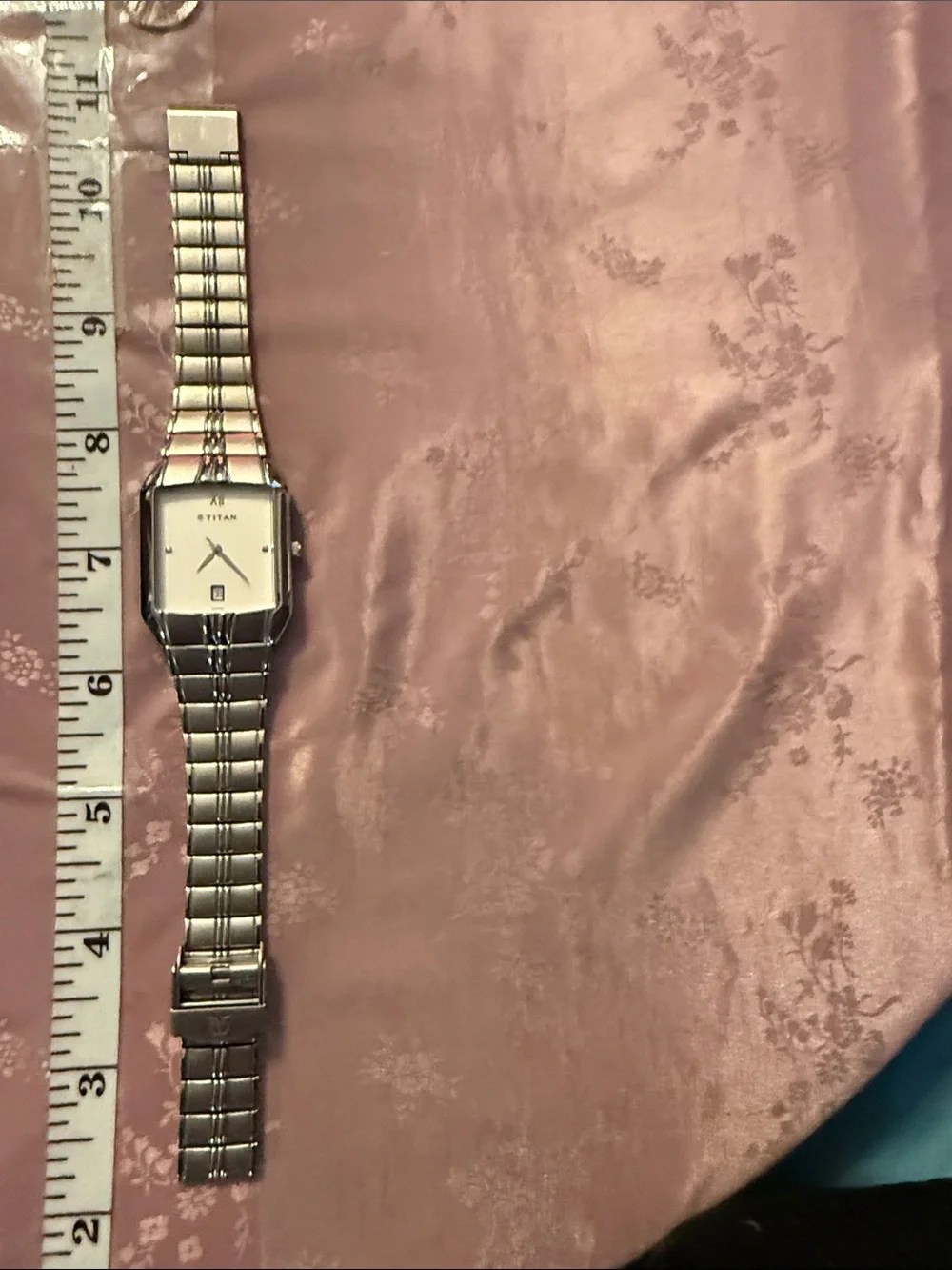 Titan Silver Watch with White Dial in awesome condition new battery